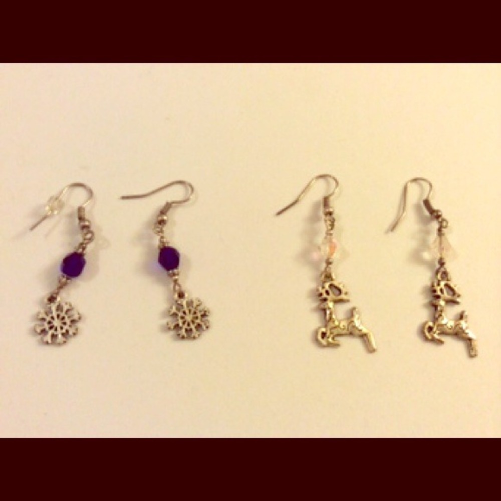 Bundle of 2 Christmas earrings